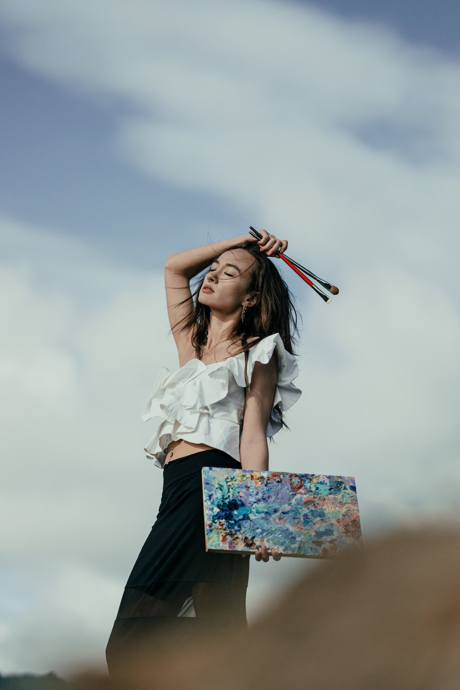 Eirdís Ragnarsdóttir holding her palette